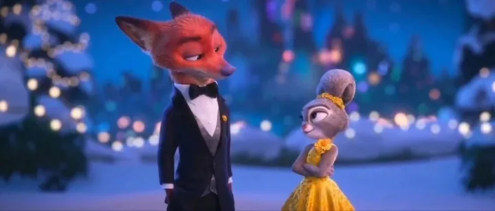 12月6日起，来76+横店电影城看《疯狂动物城2》还可免费兑换官方镭射海报