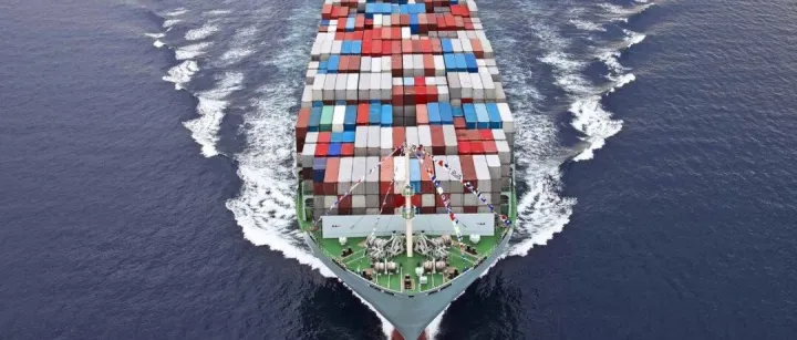 红海航运要回归常态了？曼德海峡过境量飙升背后的真相与风险