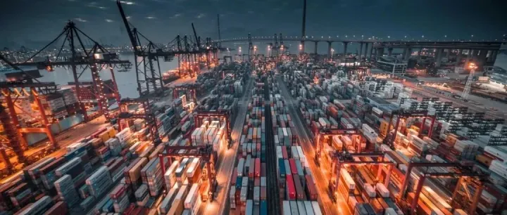 船<em>公司</em>“周周涨价”！跨<em>太平洋</em>、亚欧线齐推涨，运价止跌反弹