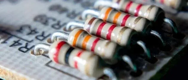 Marvell 刚刚在 AI 领域建立了一道护城河——2029 年收入有望突破 10 亿美元