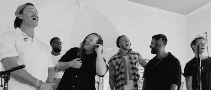 8月6号那晚，我跌倒了谷底，在我最崩溃的时候，我听到有声音说｜抬头看《I Looked Up》