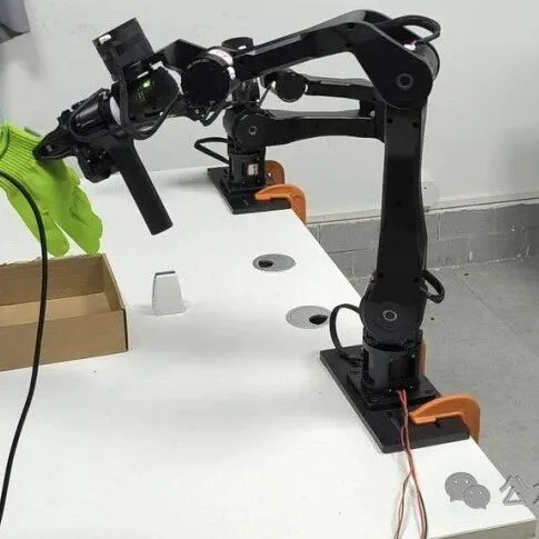 这款平台支持了<em>pi</em>0和<em>pi</em>0.5~