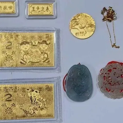 女儿帮母亲大扫除，50万元黄金首饰<em>被</em>当废品<em>扔进</em>了<em>垃圾桶</em>