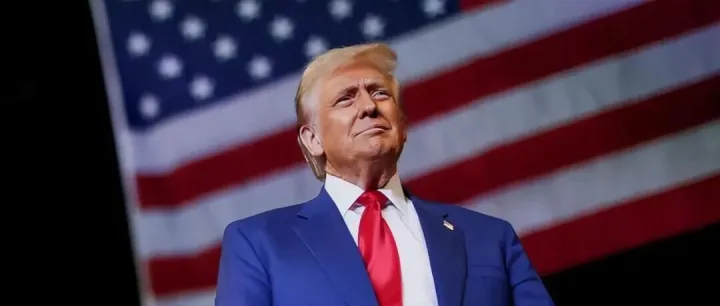 美联储降息、特朗普又发钱~每人领250，生娃奖1000！