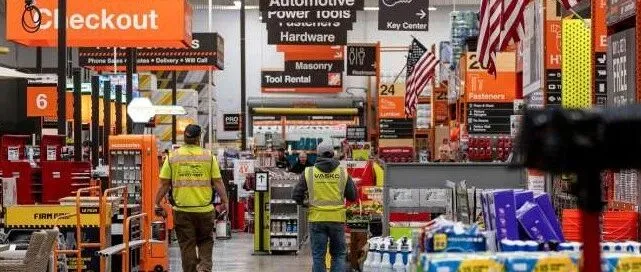 沃看 | 特朗普暗示可能部分削减对美关税；家得宝不看好明年美国家居市场；马士基在萨凡纳港旁设新货运站