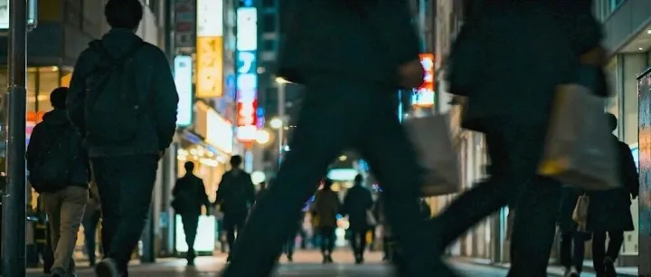 我们正亲历一场漫长的告别