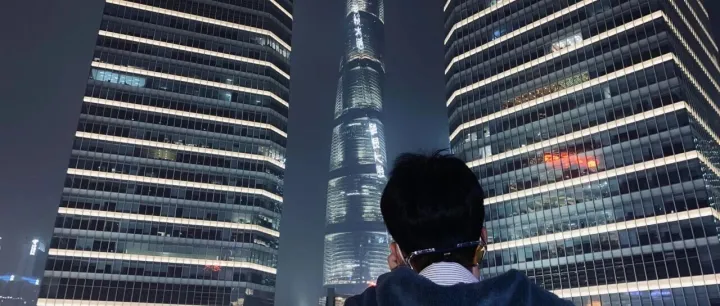 越用力向上社交的人，越进不去真正的圈子。