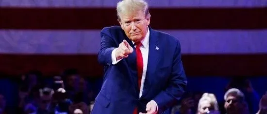 “特朗普黄金卡”开始接受申请，100万美元抢人才！EB-5被取代？怎么拿美国绿卡？