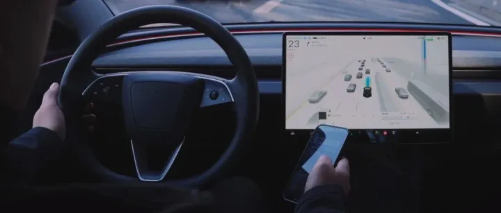 马斯克：将在 1~2 个月内发布新版 FSD 模型，大幅增强<推理能力>和<强化学习功能>