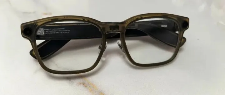 别吹了，AI眼镜没那么神