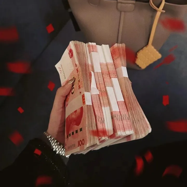 女子半年仅退款225个快递，还打造富婆人设称“你们搬砖我搬钱”