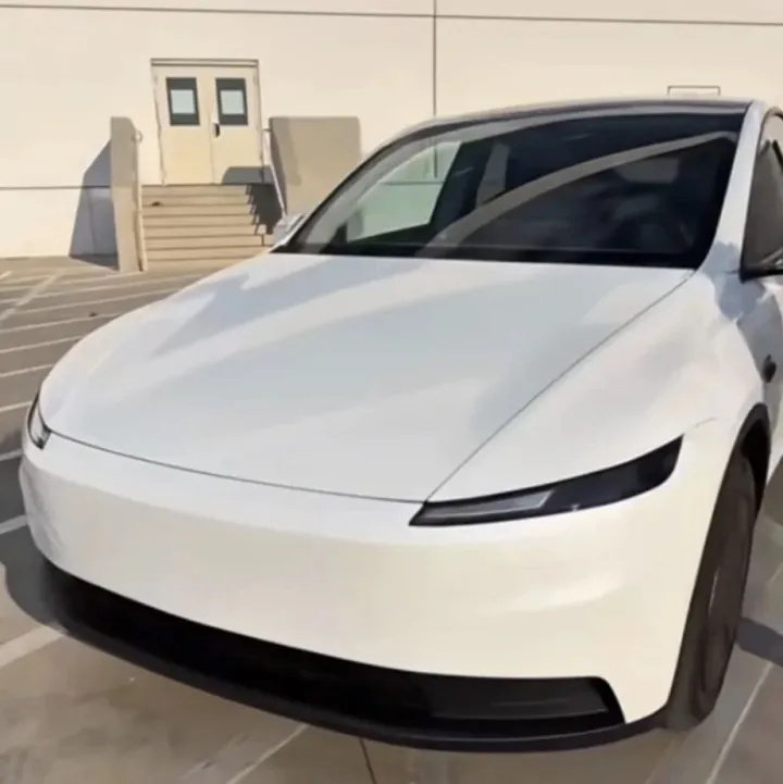 廉价版Model Y销量爆冷，卖的不太好，直接衬托高配Y性价比。