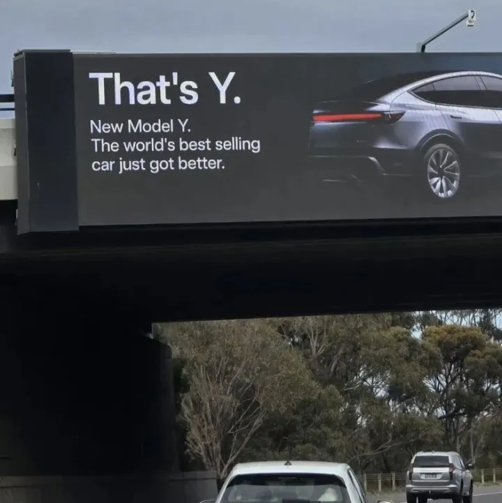 特斯拉也开始投放广告了，针对Model Y与FSD，苹果风十足。