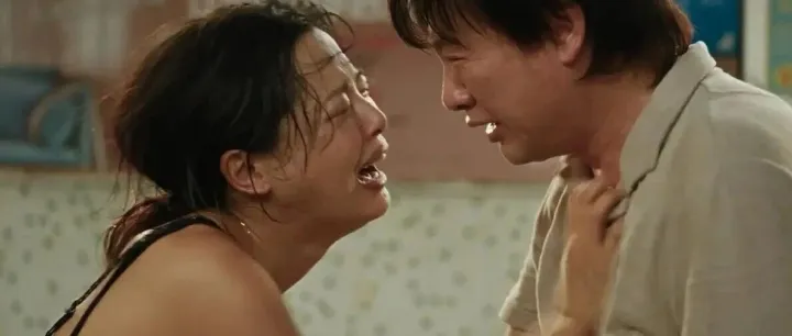 <em>辛</em><em>芷</em><em>蕾</em>威尼斯封后之作《日掛中天》揭晓极致爱恨情仇！