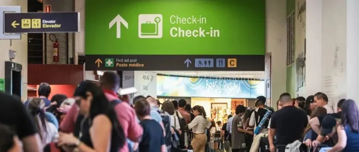 机场停摆、百万家庭断电！时速90公里狂风肆虐圣保罗