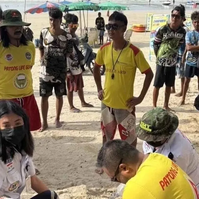 <em>芭</em>东海滩一外国男游客猝倒身亡