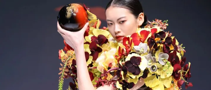 【<em>時</em>尚旅程】新娘花球新<em>時</em>尚．<em>飛</em>越花花世界