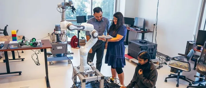 2025 年 AI 专业大爆发：多所名校「官宣」新专业，中国学生正站在风口入口