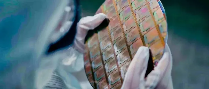 芯片三巨头齐赴港！