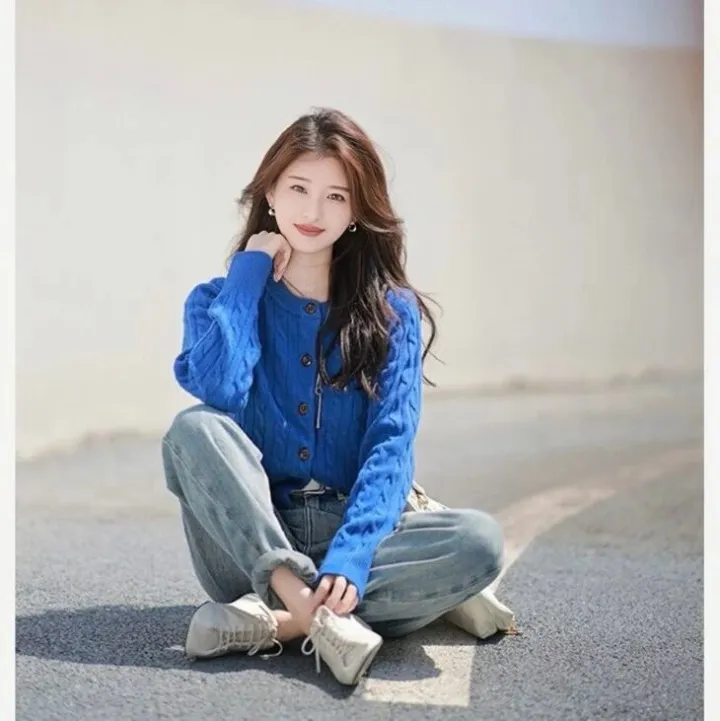 冬天穿蓝色毛衣，好高级、好显白啊