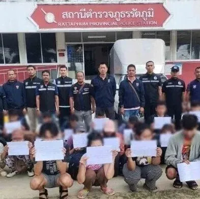 宋卡移民局截获改装双层厢车！22 名缅甸劳工躲在车内