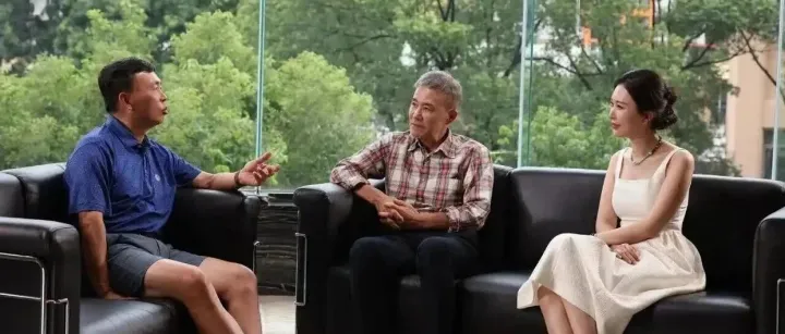 段永平最新专访（万字全文），对谈王石夫妇，谈投资、企业、营销、AI等