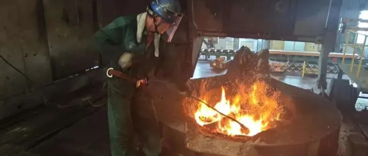 迎高温  战酷暑  夺高产