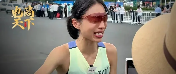 哭求调休的“最快女护士”被处分，一切都结束了