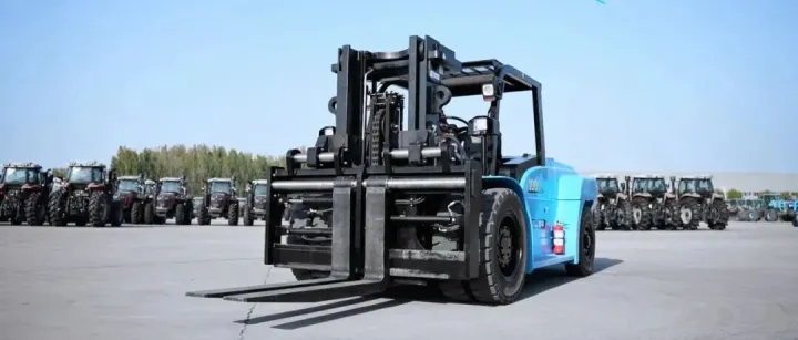 重磅！ 英轩GW100高压锂电进箱叉车入驻港口，引领绿色智慧物流新变革！