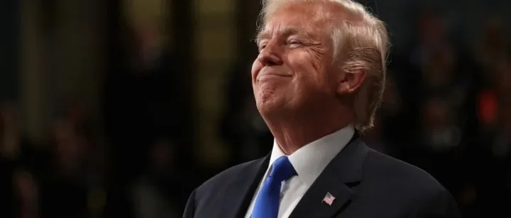 沃看 | 白宫将吊销加州1.7万商业驾照化为政治武器；美墨加贸易协议或将散伙?墨西哥对华等国加征最高50%关税；