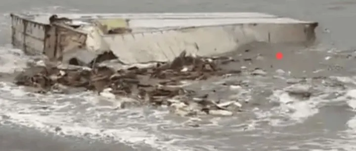 16个集装箱坠海丢失！