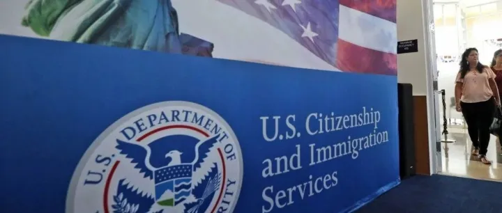 本已获批成为美国公民来自“高风险”国家的女子，入籍前被突然取消！