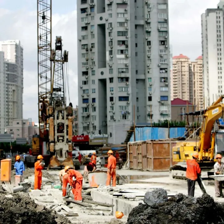 国内业务下滑海外签单大涨，<em>基建</em>巨头集体<em>出海</em>