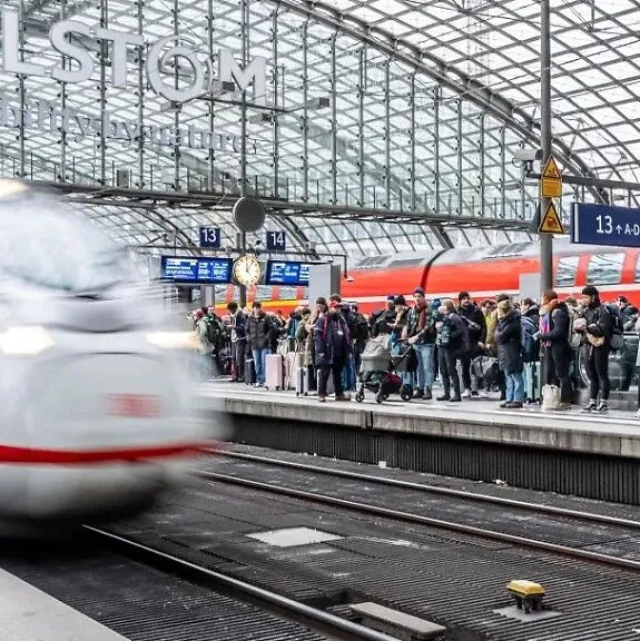 德铁新CEO坦言：德国明年近四成列车依然会晚点！