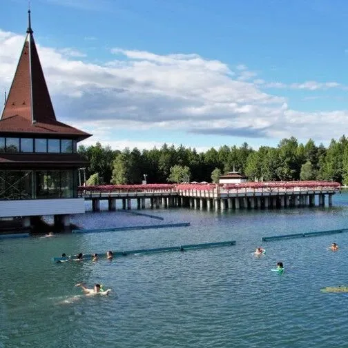 宁波海关截获1.2万件侵权商品