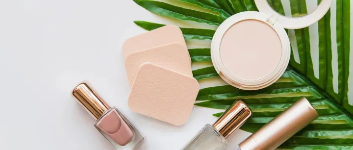 2025年11月化妆品新原料注册备案动态分析：植物来源占比近半