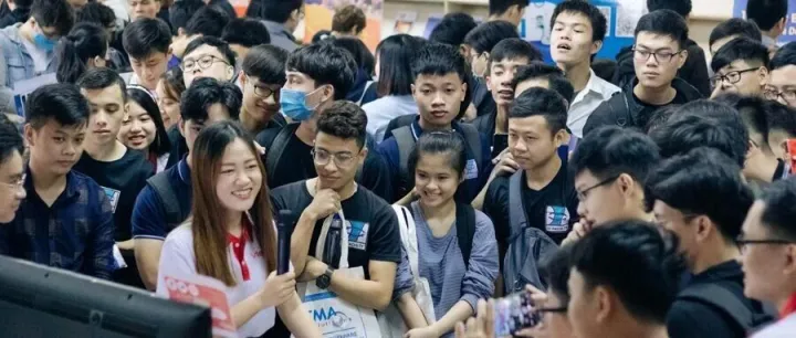 大厂留给00后的好岗位不多了