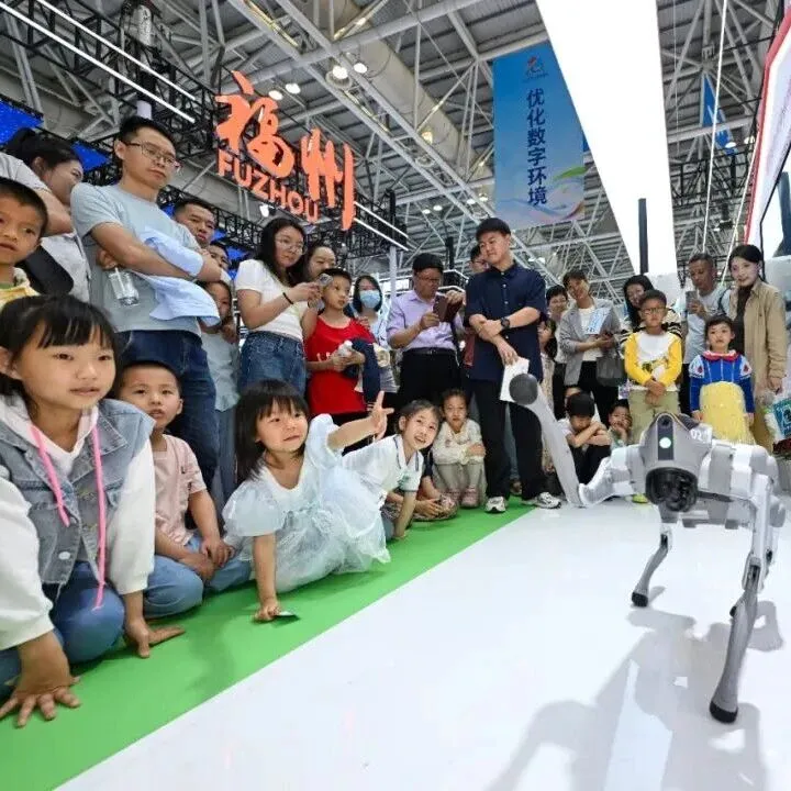 奔跑吧！“福州造”机器人