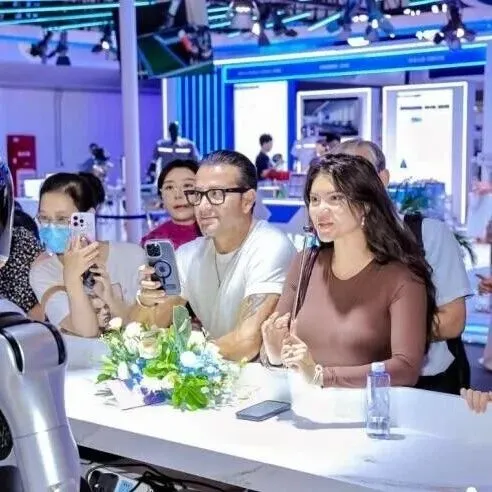 灵渠OS年底开源：中国机器人安卓时刻，还是自嗨式狂欢？