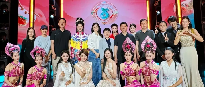 曾黎回“娘家”助播，这个低调的国有院团在抖音被看见