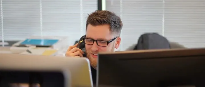 找到人工客服的最好方法，除了发疯还有什么？