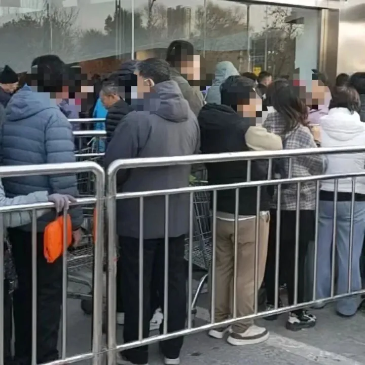 山西知名超市遭遇挤兑