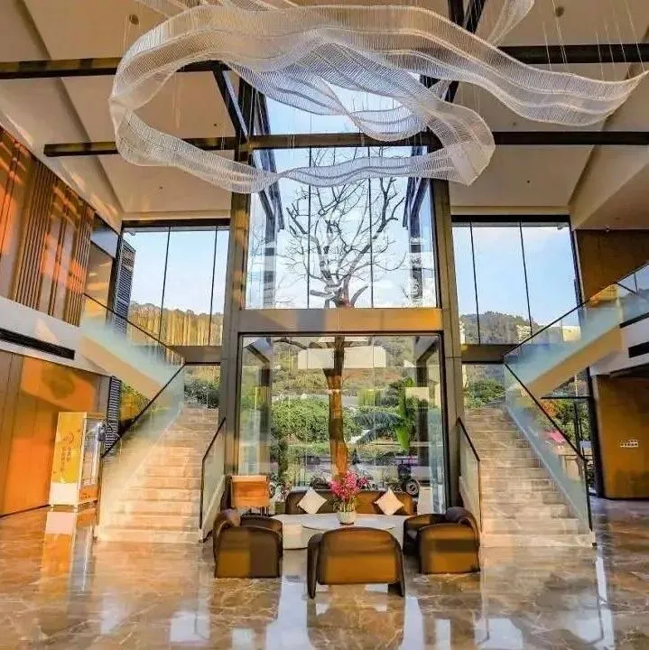 【广州从化X全新云岭月涧温泉酒店】499元秒杀亲子复式泡池房+早餐+滋补火锅晚餐+私家温泉+室外网红戏水池+儿童乐园+草坪天幕