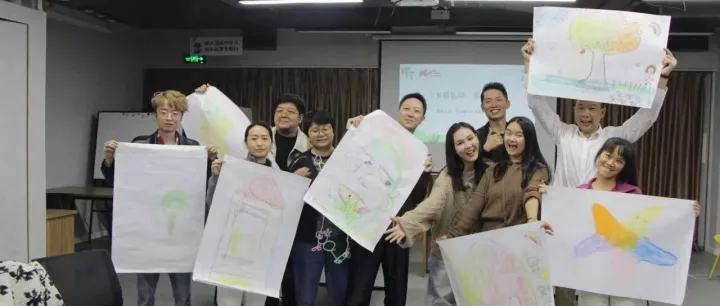 艺术疗愈如何为团队安装新"操作系统"｜一场让十余年同事重新相识的企业实验