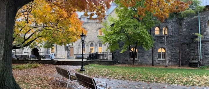 加拿大豪撒12亿加元，只为把人才“从美国抢回来”？