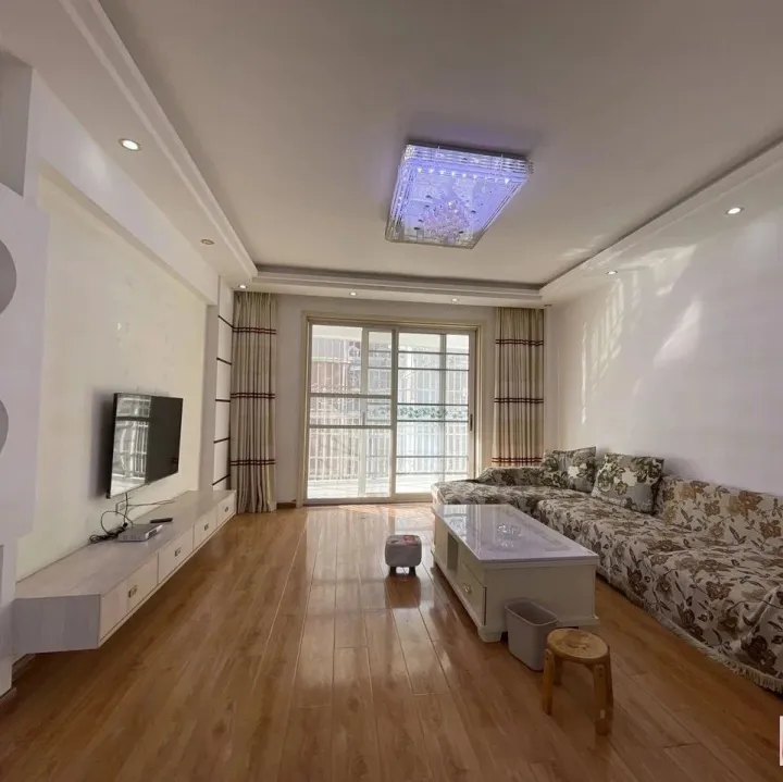 证满五，精装修，大悟锦绣华府3室2<em>厅</em>2<em>卫</em>41.6万<em>出</em>售