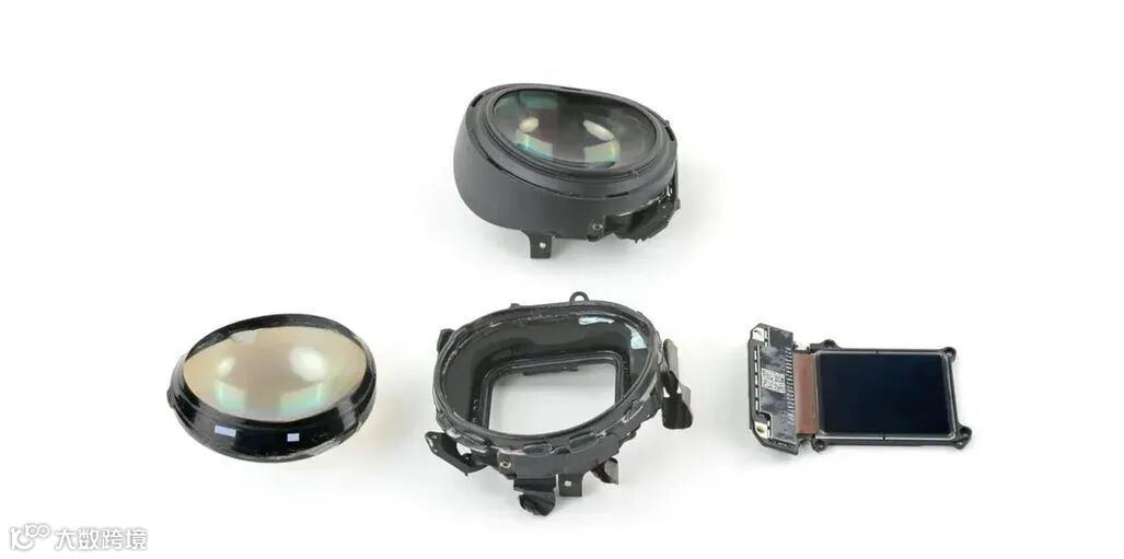 再拆苹果 Vision Pro 头显:屏幕密度 3386 PPI / 34 PPD,电池 46.08Wh