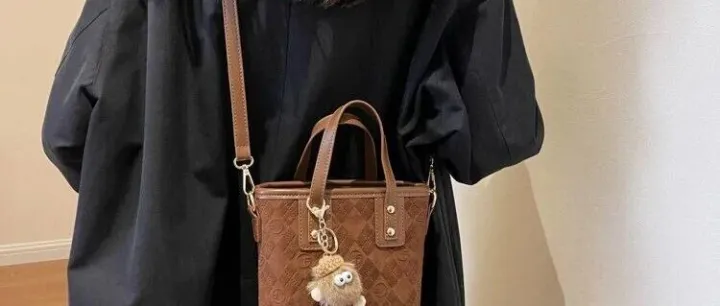 安诺蓓德秋冬爆款小众<em>水桶</em><em>包</em>