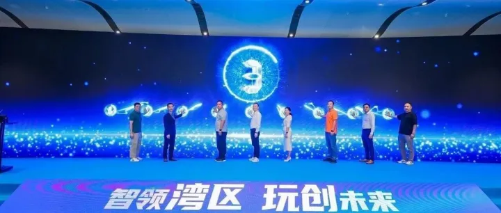 从展会到未来，小鹰魔盒正在重塑AI交互的新玩法！