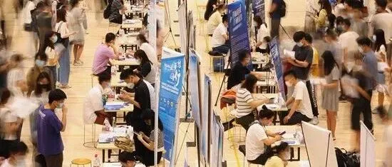 政治局定调2026！经济怎么走？普通人赚钱、资产保值关键（划重点）